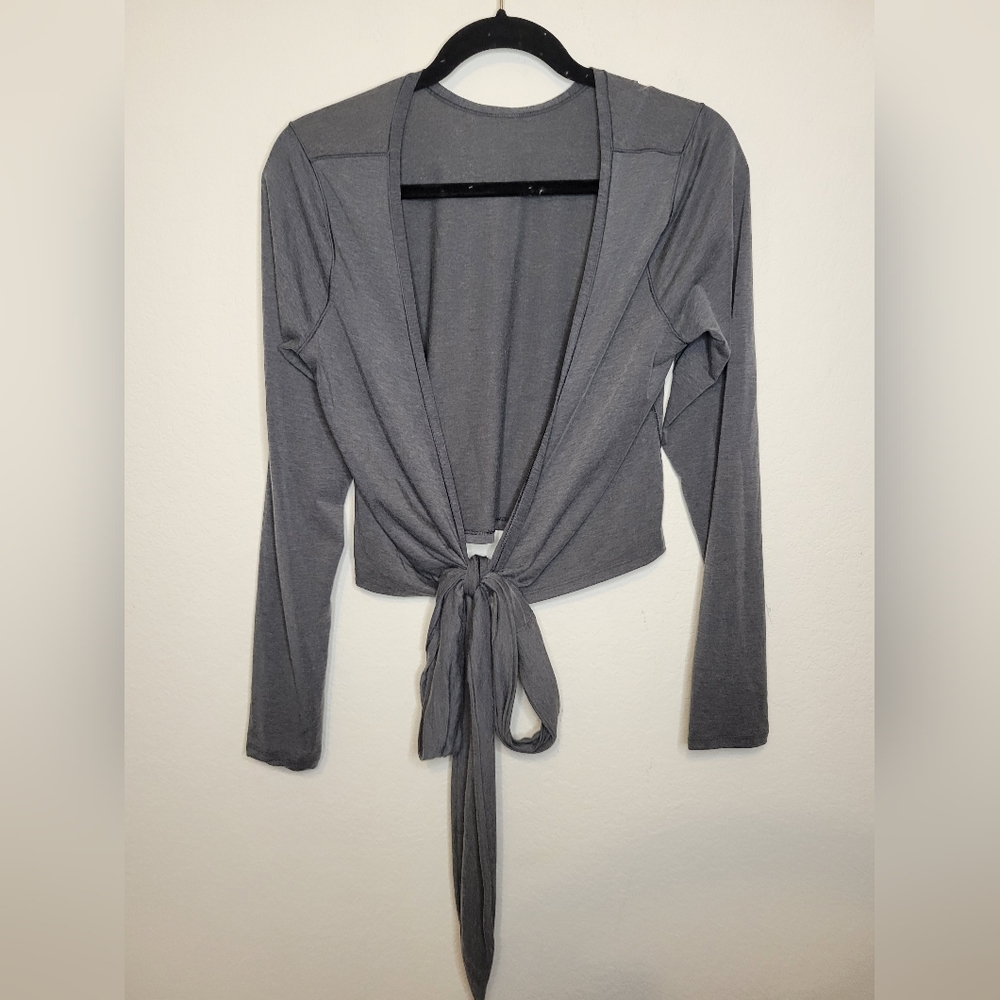 Lululemon Like New Dark Gray Long Sleeve Ballet Wrap Crop Size 8